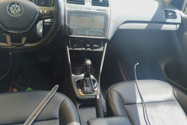 Used Volkswagen Polo 2016 1.6L Automatic Comfort Model Gear Lever