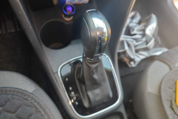 Used Volkswagen Polo 2016 1.6L Automatic Comfort Model Gear Lever