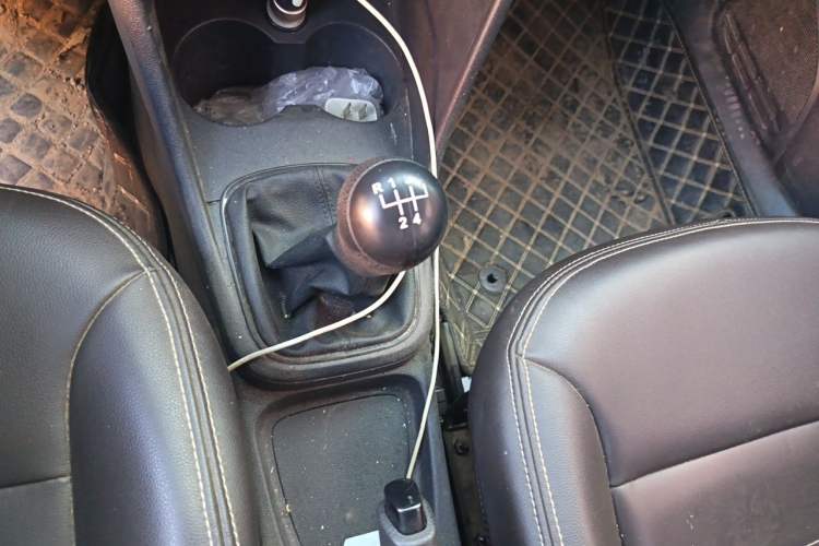 Used Volkswagen Polo 2016 1.4L Manual Fashion Model Gear Lever