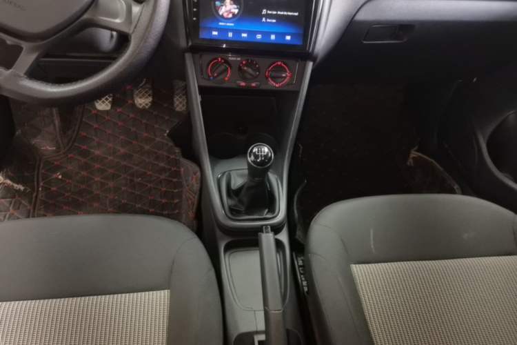 Used Volkswagen Polo 2016 1.4L Manual Fashion Model Gear Lever