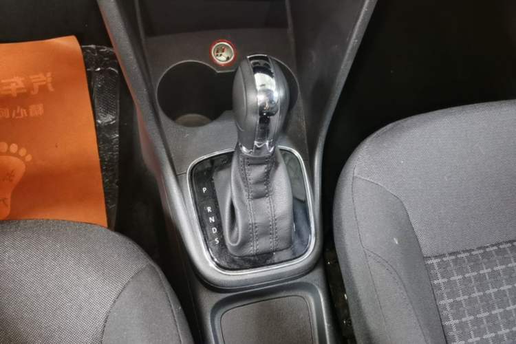 Used Volkswagen Polo 2016 1.6L Automatic Comfort Model Gear Lever