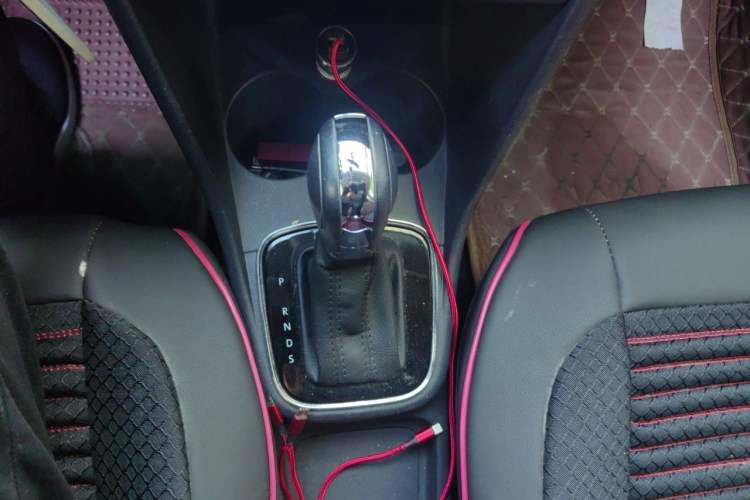 Used Volkswagen Polo 2016 1.6L Automatic Comfort Model Gear Lever