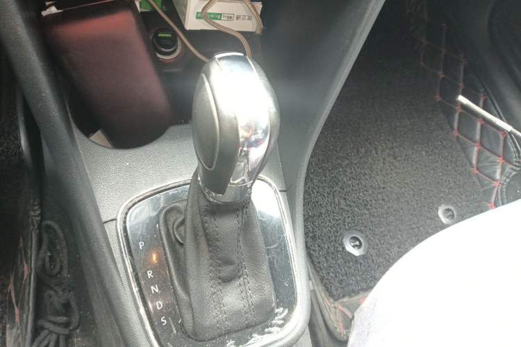 Used Volkswagen Polo 2016 1.6L Automatic Comfort Model Gear Lever