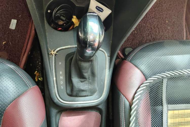 Used Volkswagen Polo 2016 1.4L Automatic Trendy Model Gear Lever