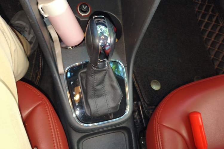 Used Volkswagen Polo 2016 1.6L Automatic Comfort Model Gear Lever