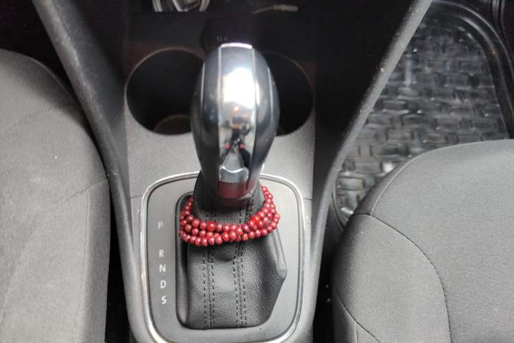 Used Volkswagen Polo 2016 1.4L Automatic Trendy Model Gear Lever