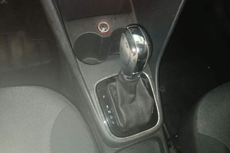Used Volkswagen Polo 2016 1.6L Automatic Comfort Model Gear Lever