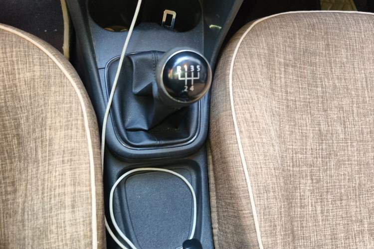 Used Volkswagen Polo 2016 1.4L Manual Fashion Model Gear Lever