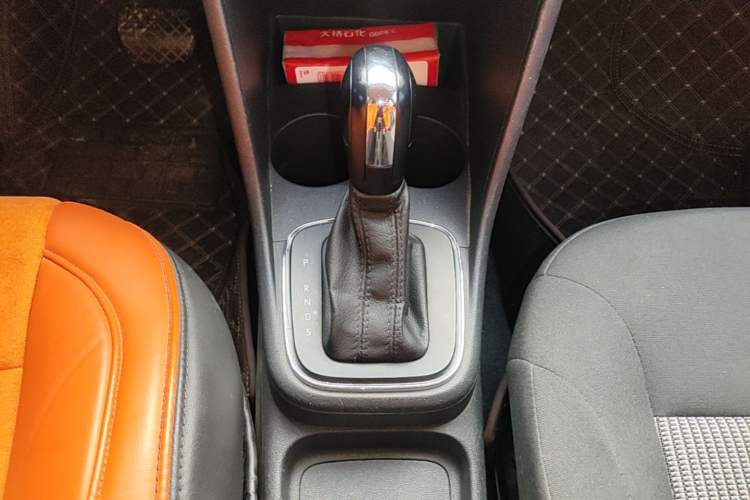 Used Volkswagen Polo 2016 1.4L Automatic Trendy Model Gear Lever