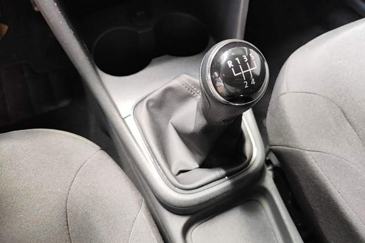 Used Volkswagen Polo 2016 1.4L Manual Fashion Model Gear Lever