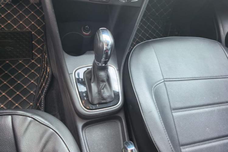 Used Volkswagen Polo 2016 1.6L Automatic Comfort Model Gear Lever