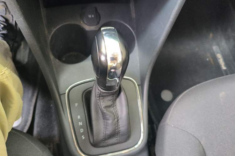 Used Volkswagen Polo 2016 1.4L Automatic Trendy Model Gear Lever