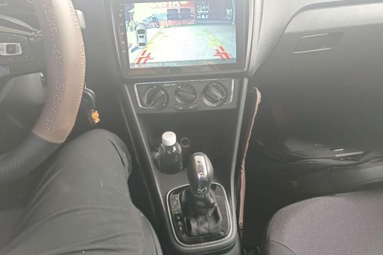 Used Volkswagen Polo 2016 1.6L Automatic Comfort Model Gear Lever