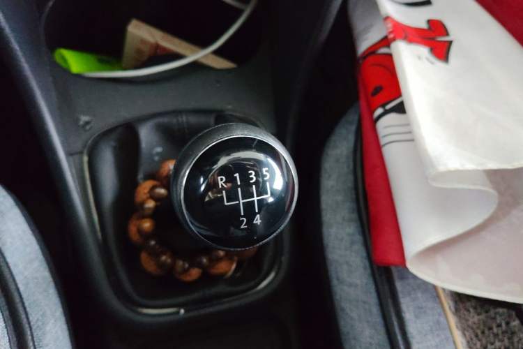 Used Volkswagen Polo 2016 1.4L Manual Fashion Model Gear Lever