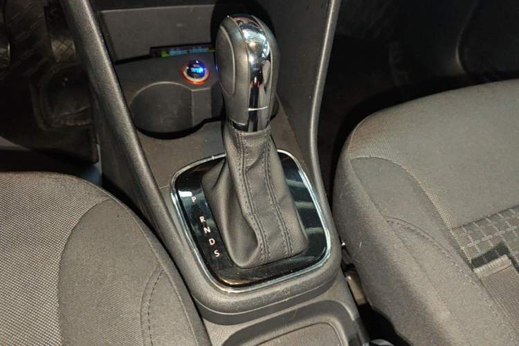 Used Volkswagen Polo 2016 1.6L Automatic Comfort Model Gear Lever