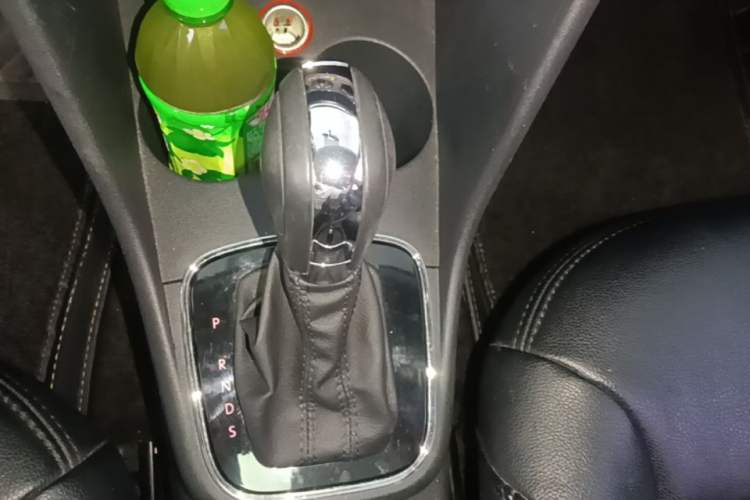 Used Volkswagen Polo 2016 1.6L Automatic Comfort Model Gear Lever