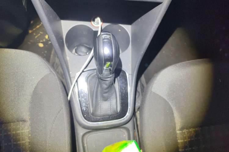 Used Volkswagen Polo 2016 1.6L Automatic Comfort Model Gear Lever