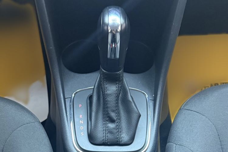Used Volkswagen Polo 2016 1.4L Automatic Trendy Model Gear Lever