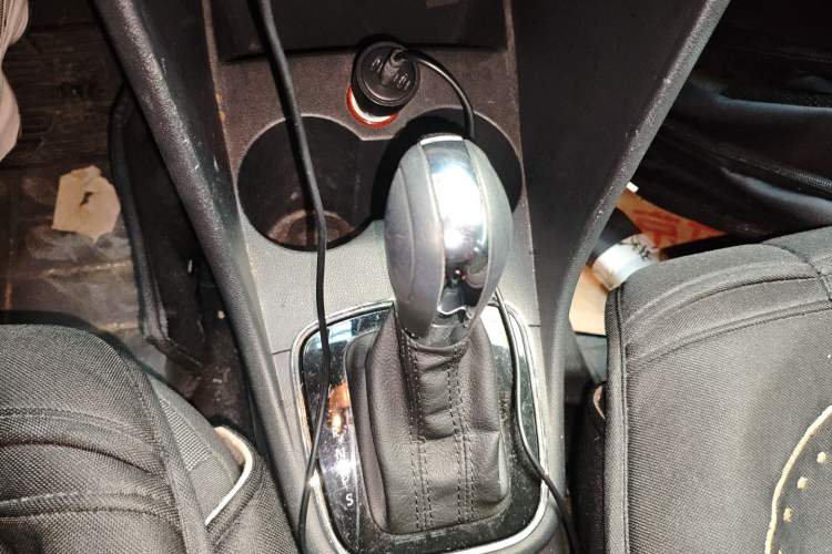 Used Volkswagen Polo 2016 1.6L Automatic Comfort Model Gear Lever