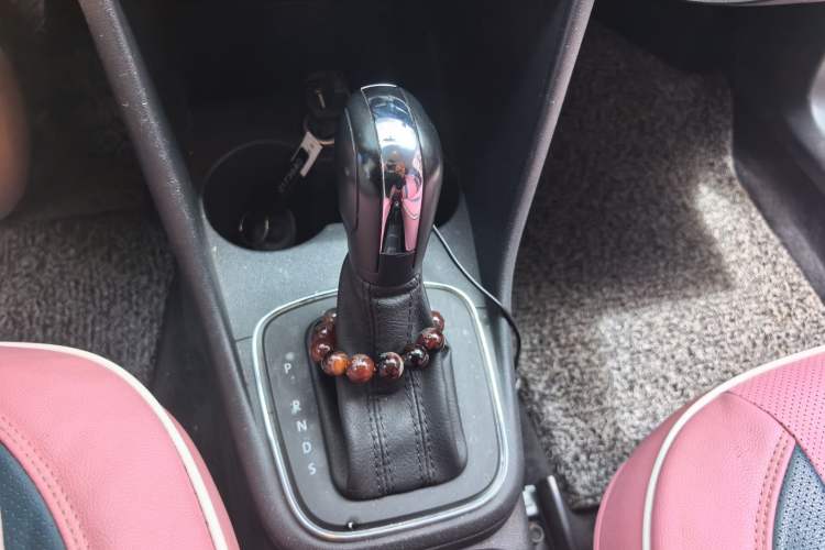 Used Volkswagen Polo 2016 1.4L Automatic Trendy Model Gear Lever