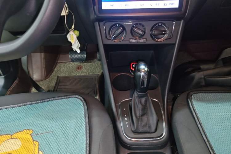 Used Volkswagen Polo 2016 1.4L Automatic Trendy Model Gear Lever