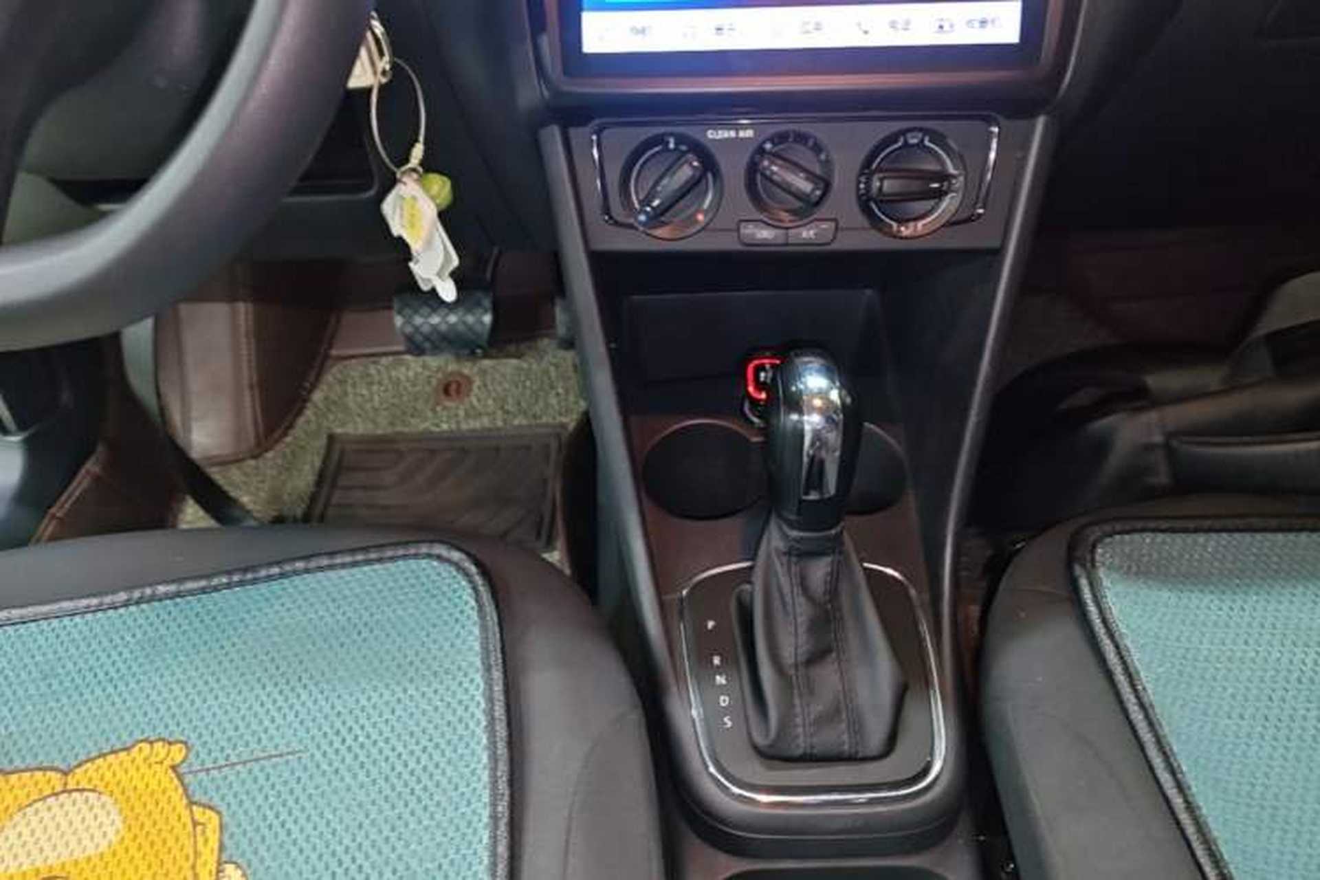 Used Volkswagen Polo 2016 1.4L Automatic Trendy Model Gear Lever