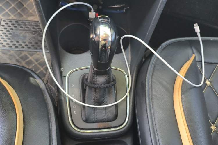 Used Volkswagen Polo 2016 1.4L Automatic Trendy Model Gear Lever