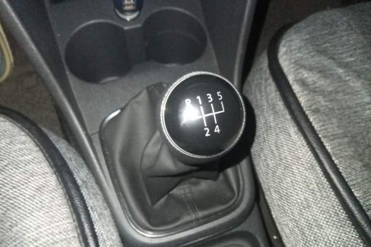 Used Volkswagen Polo 2016 1.4L Manual Fashion Model Gear Lever
