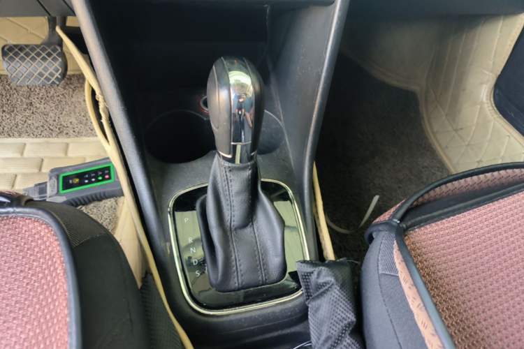 Used Volkswagen Polo 2016 1.6L Automatic Comfort Model Gear Lever