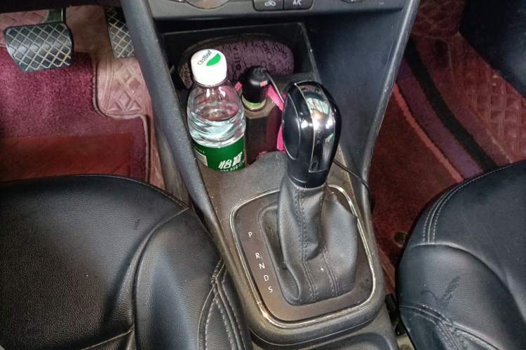 Used Volkswagen Polo 2016 1.4L Automatic Trendy Model Gear Lever
