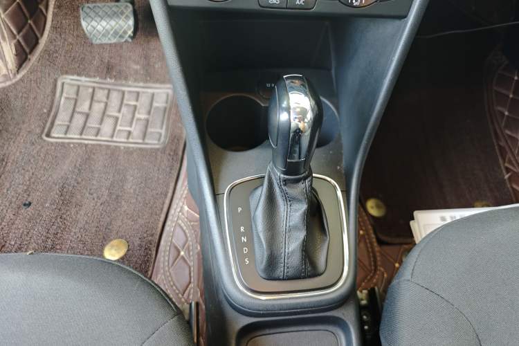 Used Volkswagen Polo 2016 1.4L Automatic Trendy Model Gear Lever