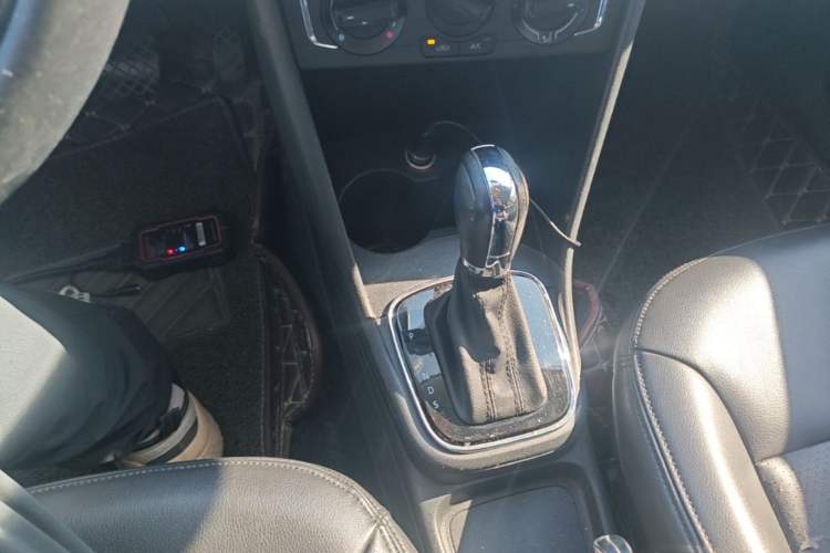 Used Volkswagen Polo 2016 1.6L Automatic Comfort Model Gear Lever