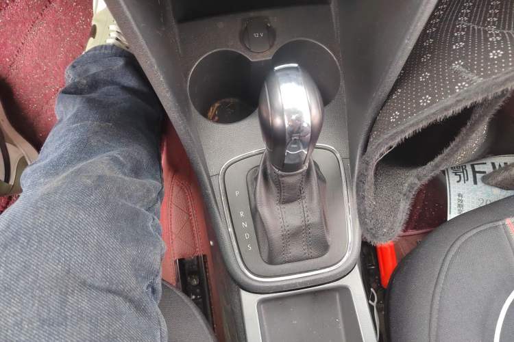 Used Volkswagen Polo 2016 1.4L Automatic Trendy Model Gear Lever
