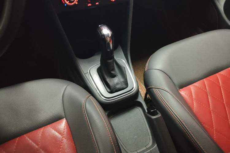 Used Volkswagen Polo 2016 1.4L Automatic Trendy Model Gear Lever