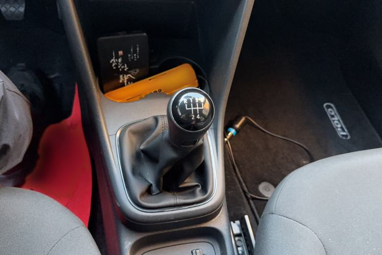 Used Volkswagen Polo 2016 1.4L Manual Fashion Model Gear Lever