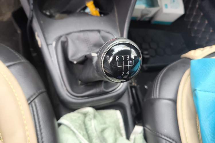 Used Volkswagen Polo 2016 1.4L Manual Fashion Model Gear Lever
