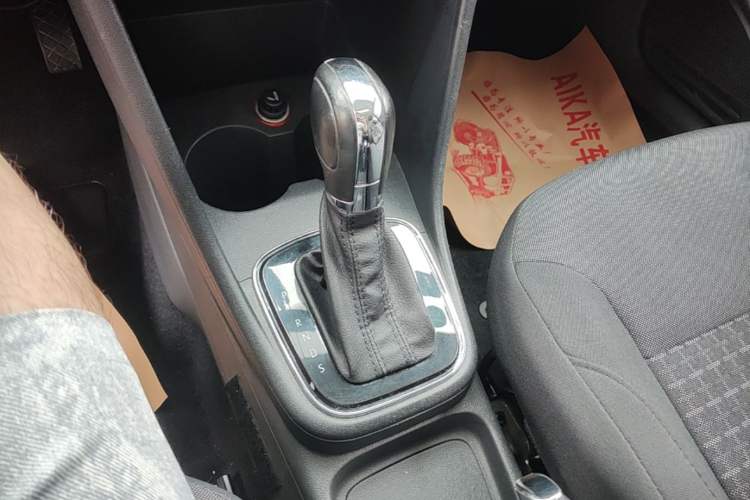 Used Volkswagen Polo 2016 1.6L Automatic Comfort Model Gear Lever