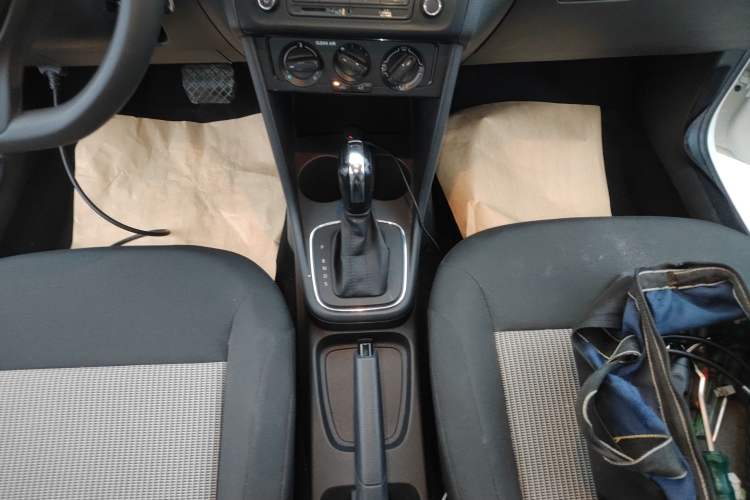 Used Volkswagen Polo 2016 1.4L Automatic Trendy Model Gear Lever
