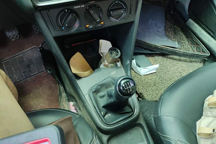 Used Volkswagen Polo 2016 1.4L Manual Fashion Model Gear Lever
