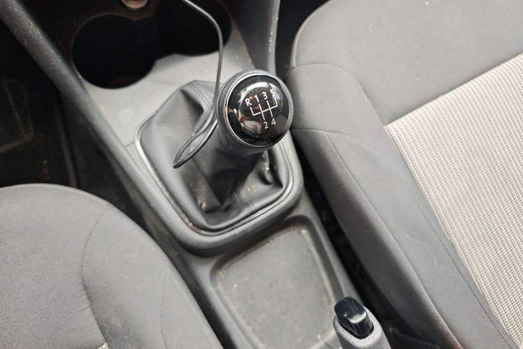 Used Volkswagen Polo 2016 1.4L Manual Fashion Model Gear Lever
