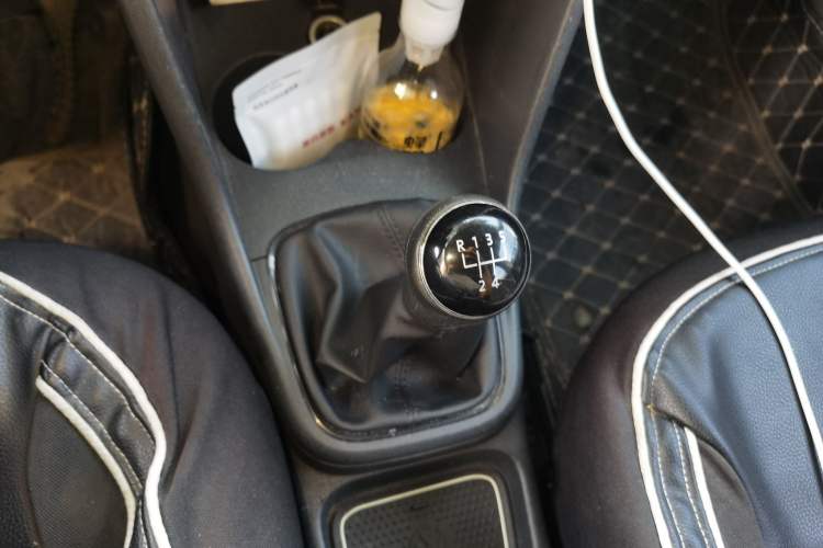 Used Volkswagen Polo 2016 1.4L Manual Fashion Model Gear Lever