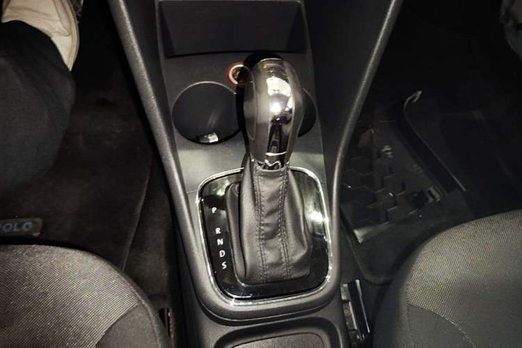 Used Volkswagen Polo 2016 1.6L Automatic Comfort Model Gear Lever