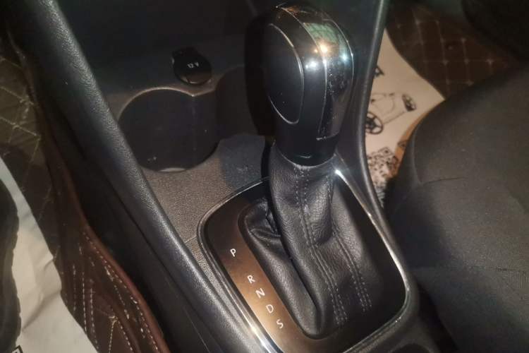 Used Volkswagen Polo 2016 1.4L Automatic Trendy Model Gear Lever