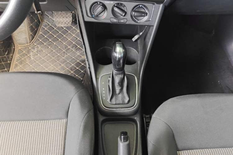 Used Volkswagen Polo 2016 1.4L Automatic Trendy Model Gear Lever