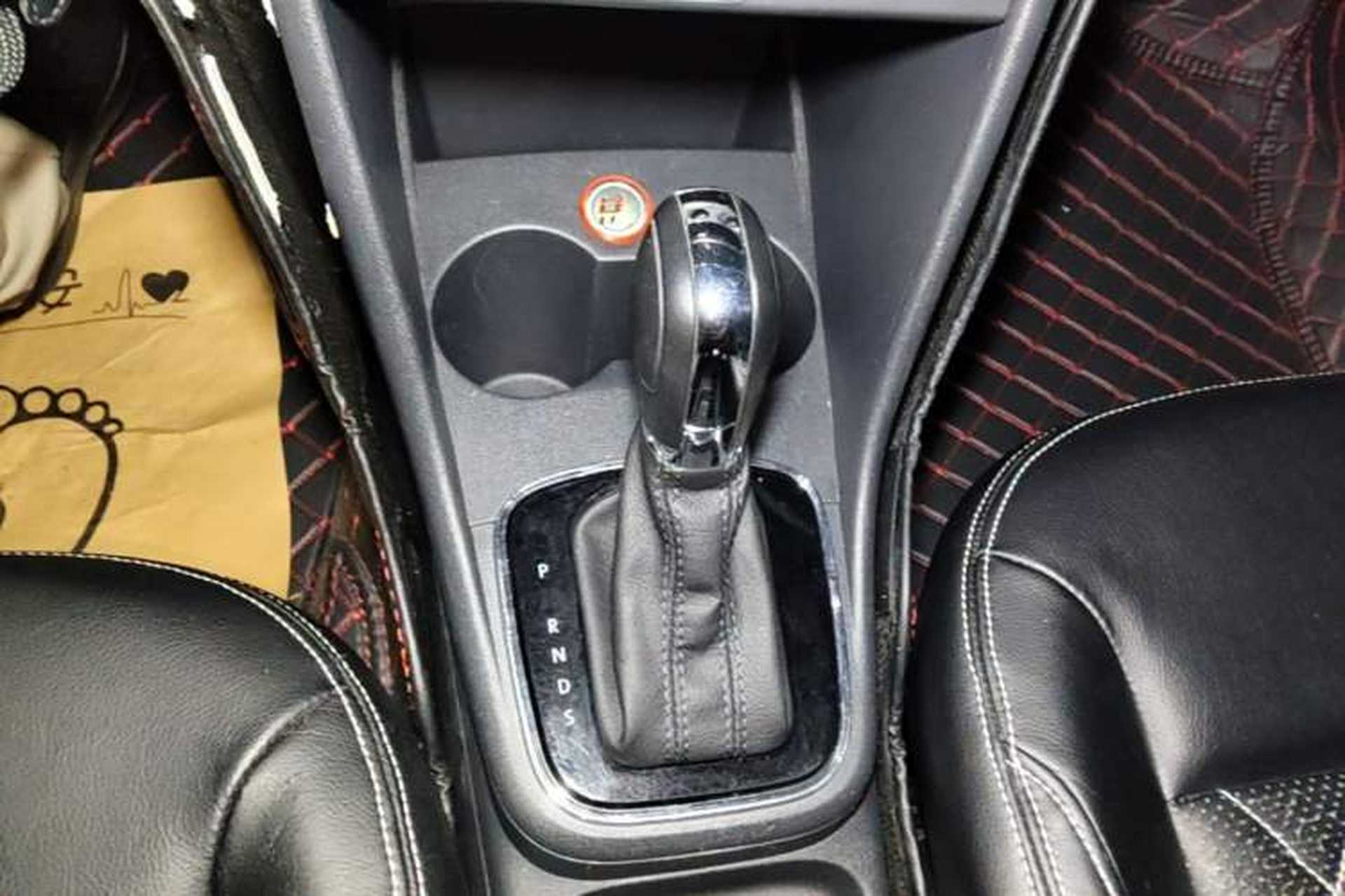 Used Volkswagen Polo 2016 1.6L Automatic Comfort Model Gear Lever