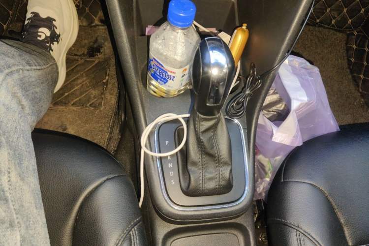 Used Volkswagen Polo 2016 1.4L Automatic Trendy Model Gear Lever
