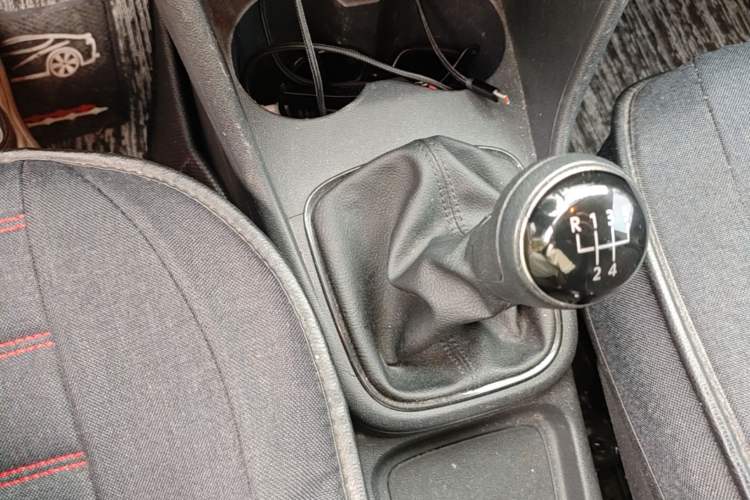 Used Volkswagen Polo 2016 1.4L Manual Fashion Model Gear Lever
