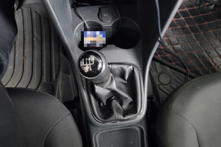 Used Volkswagen Polo 2016 1.4L Manual Fashion Model Gear Lever