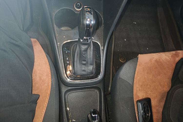 Used Volkswagen Polo 2016 1.6L Automatic Comfort Model Gear Lever