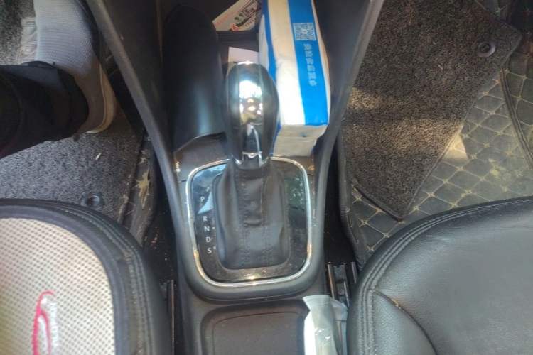 Used Volkswagen Polo 2016 1.6L Automatic Comfort Model Gear Lever